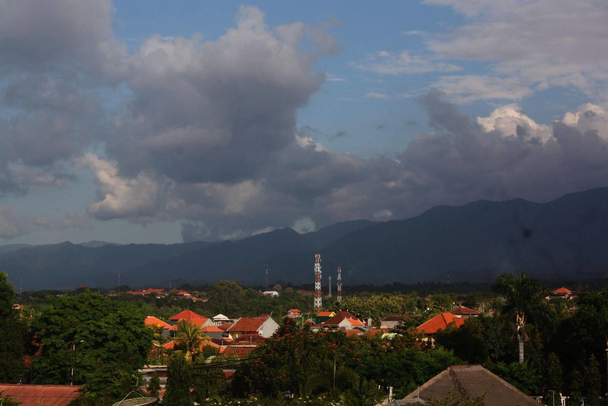 Hotel Mandari Buleleng  Exterior photo